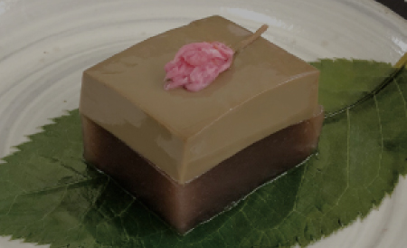 ようかんとほうじ茶の二層プリン