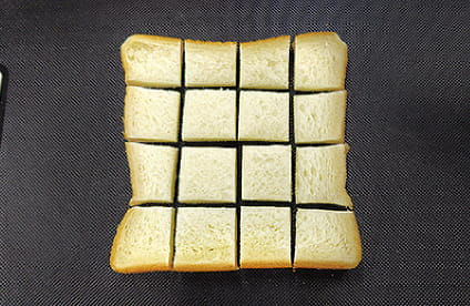 カットした食パン